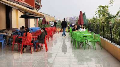 Dharahara tapari MOMO image 2