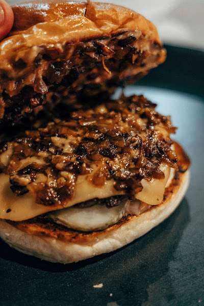 Smashing Burger image 3