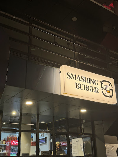 Smashing Burger image 1