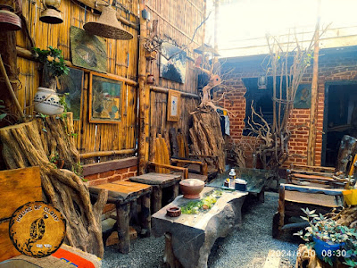 House Of Glory - Art & Gallery Chya Pasa च्या पस: image 2