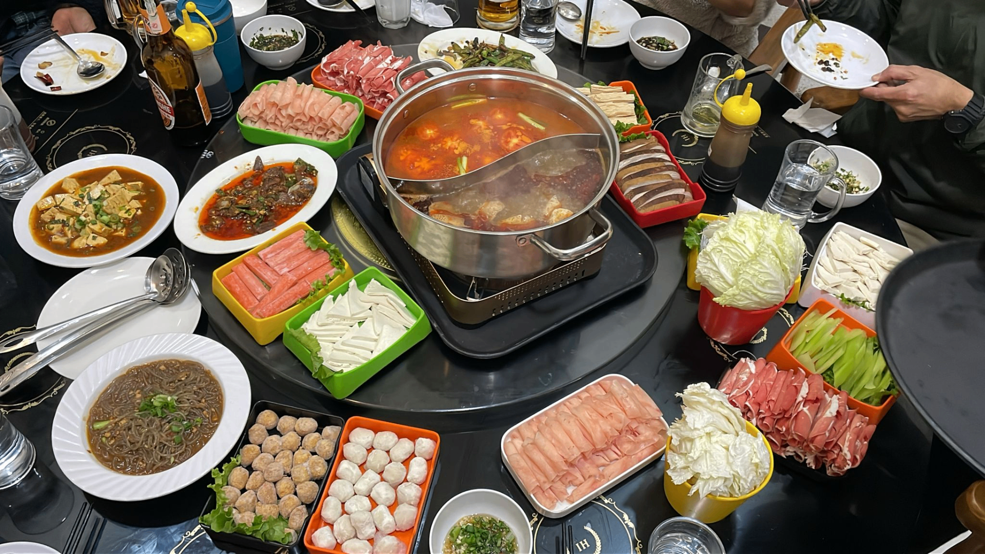 Aema-K Restaurant hotpot chinese continental image 3