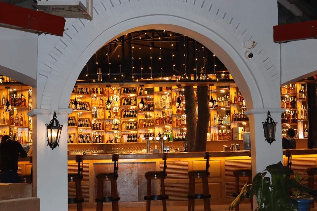 Vinoliva Restaurant & Bar image 1