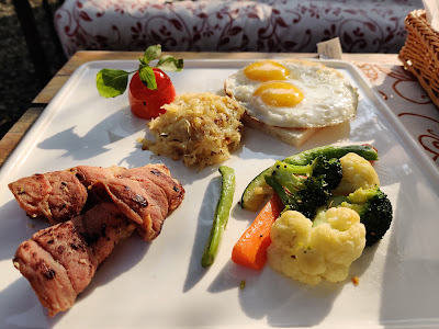 1905 Suites & Restaurant image 4