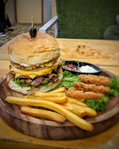 Chef's Burger samakhusi image 3