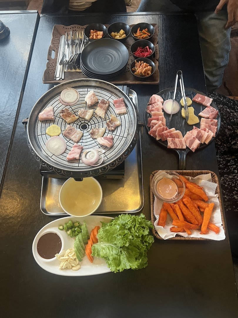 Everest Arirang Korean restaurant image 3