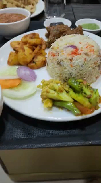 Bismillah Halal Restaurant image 2